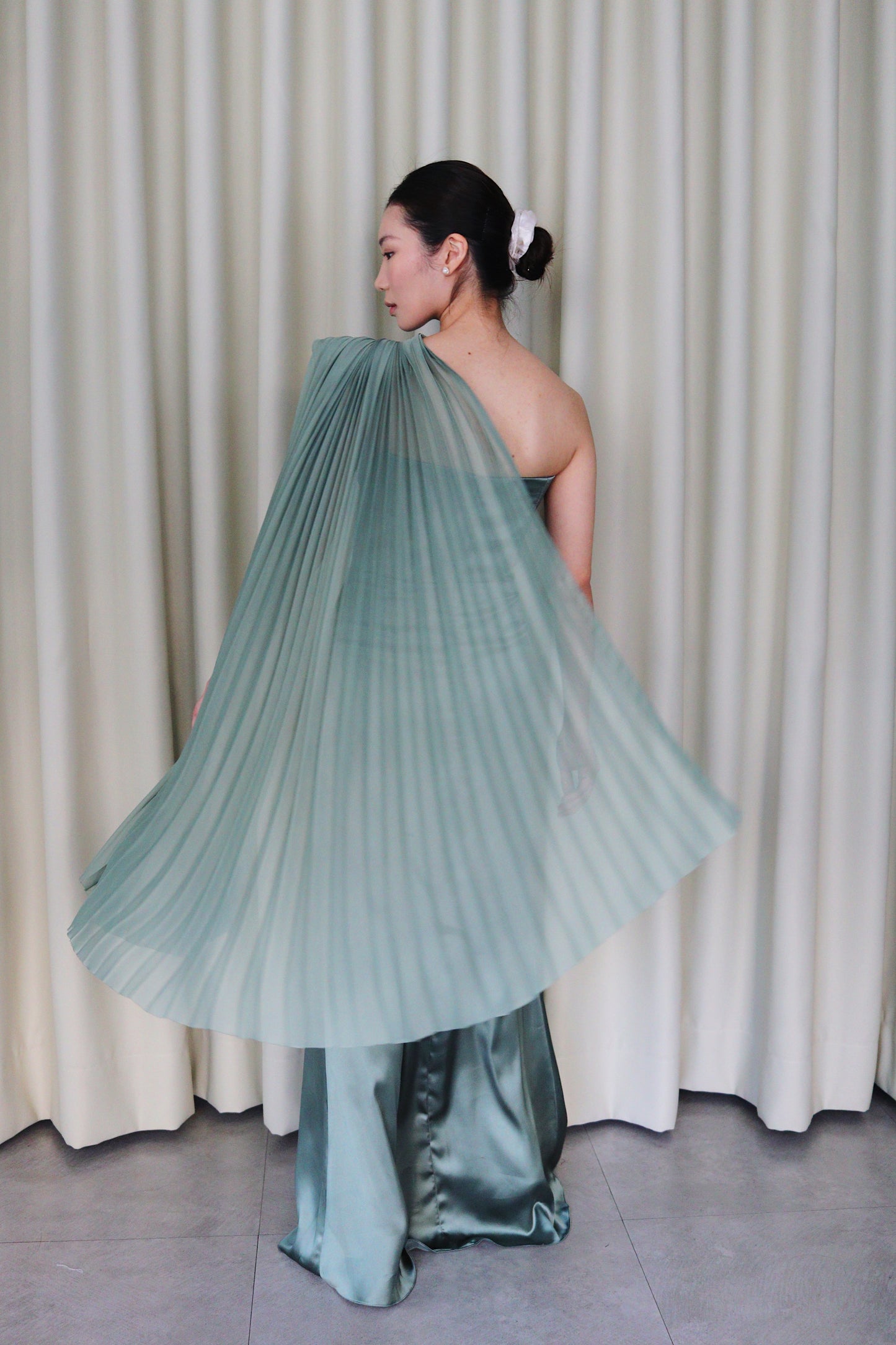 Cirosia One Shoulder Pleated Chiffon Dress
