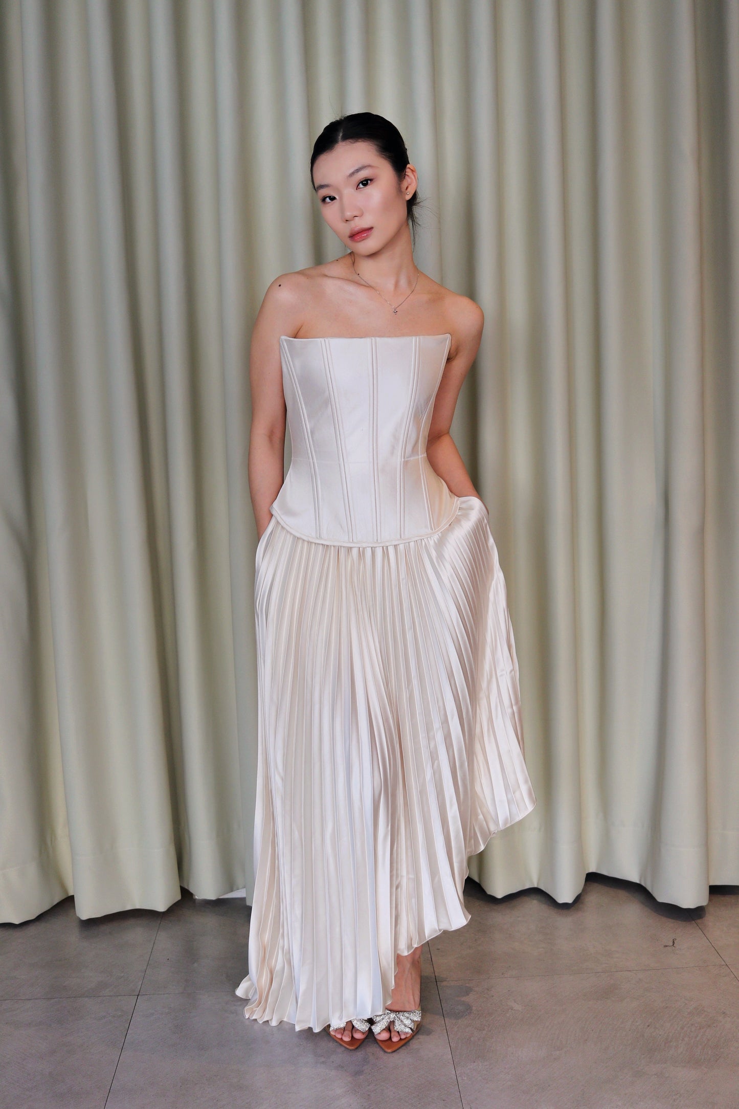 Alba Minimalist Corset Look