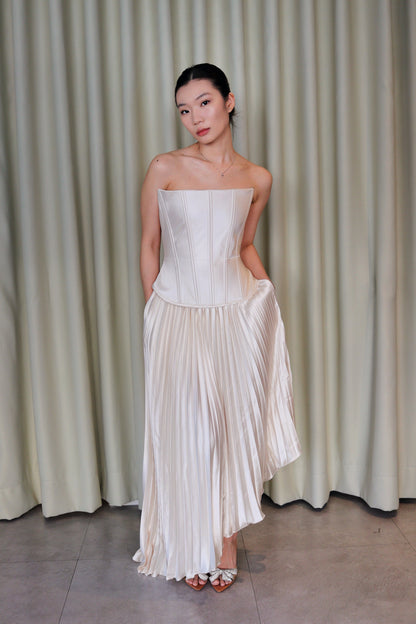 Alba Minimalist Corset Look